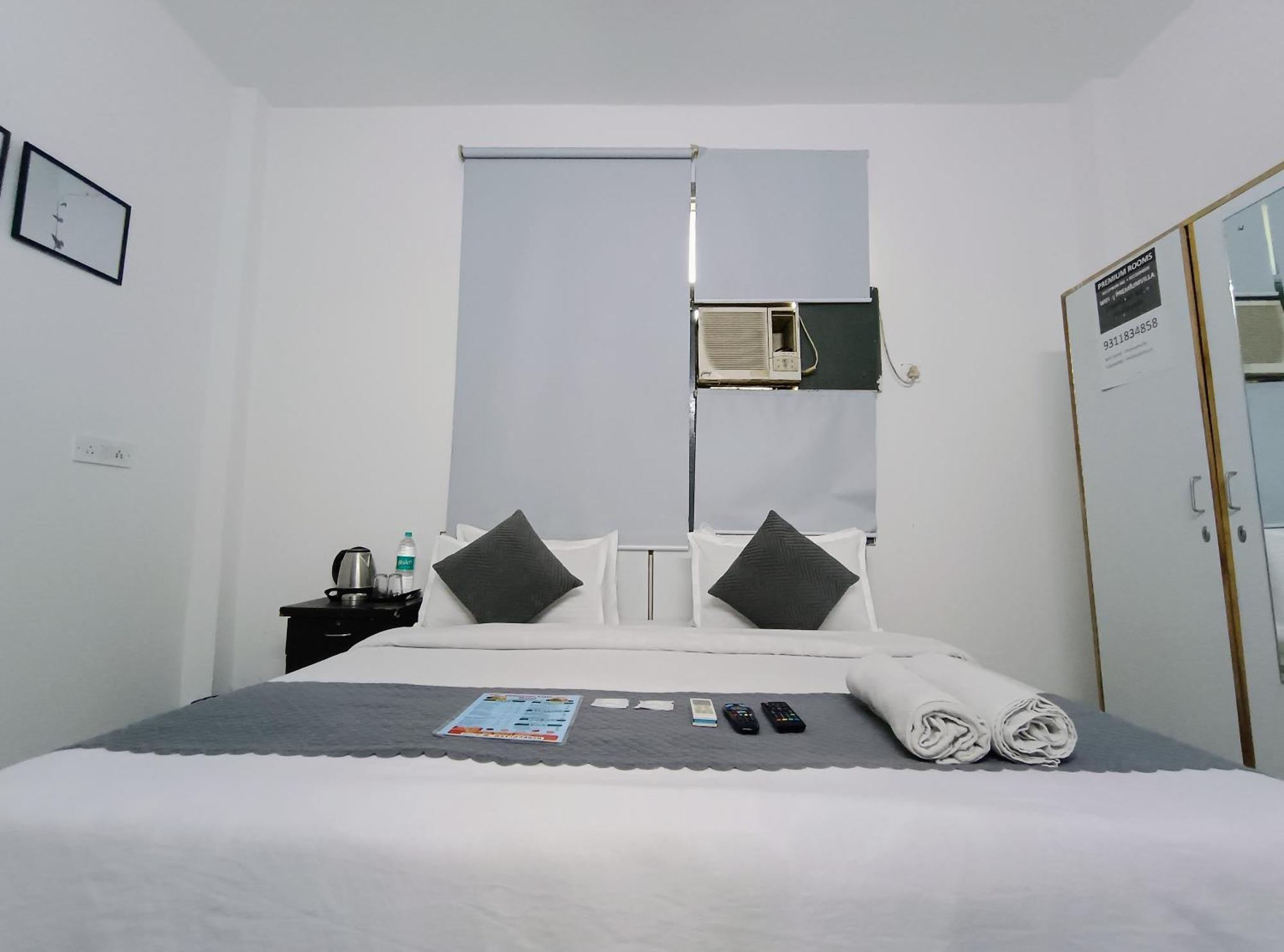 Hotel Hauz Khas Fort View Нью-Дели Экстерьер фото